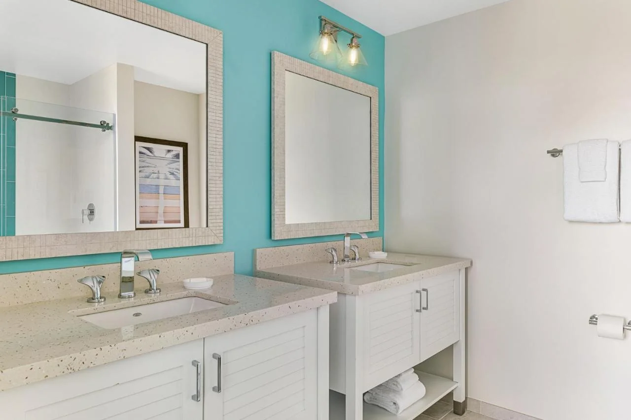 Margaritaville Club Atanta GA Bathroom